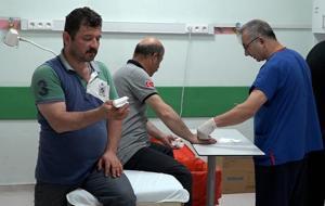 Klasikleşen bayram görüntüleri: Acemi kasaplar hastaneye koştu