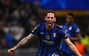 Turnuvadan elenen Inter'de ortalık karıştı! Hakan Çalhanoğlu'na açık kapı...