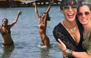 Berrak Tüzünataç ve Özge Özpirinçci'den Bodrum'da Keyifli Deniz Pozu