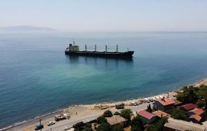 Tekirdağ'da kuru yük gemisi karaya oturdu