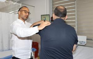 Her 100 Kişiden 85'inde Var! Kötü Duruş ve Stres Tetikliyor