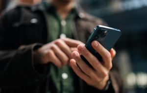 Eski Telefonlarınızda Servet Yatıyor Olabilir! İçindeki Gizli Altını Çıkarmanın Yöntemi Bulundu…