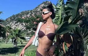 Devrim Özkan Tekne Tatilinden Paylaşımıyla Büyüledi: Fit Vücudu Sanal Medyada Gündem Oldu