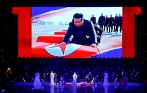 Dünyanın konuştuğu kareler... Kim Jong-un'dan bir ilk: Tabuta kapandı! Gözyaşlarını tutamadı, Rus bakan da salondaydı