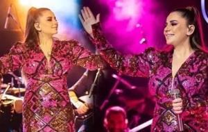 Merve Özbey, Konserinde Hayranlarına Unutulmaz Bir Sürpriz Yaptı! Kızı Elif Özüm ile Sahneye Çıktı