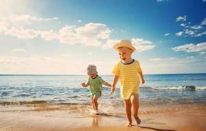 Bebekle Tatil Yapacak Aileler İçin Hayat Kurtaran Tatil Hazırlık Listesi
