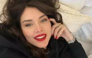 Nefise Karatay’ın Tekne Pozları Sanal Medyayı Salladı!