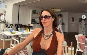 Defne Samyeli, 53 Yaşında Gençlere Taş Çıkartıyor! Son Paylaşımlarıyla Instagram’ı Salladı