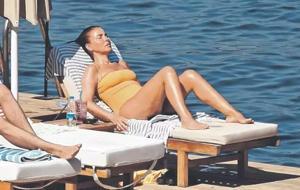 Gülben Ergen Yaz Tatiline Bodrum’da Başladı: Oğullarıyla Keyifli Anlar