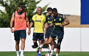 Fenerbahçe, hazırlıklarını sürdürüyor
