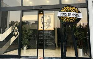 Altay taraftarları, kulüp binasına siyah çelenk bıraktı