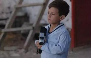Ege Tanman ve Keremcem 20 Yıl Sonra Yeniden Buluştu! Aynı Nostaljik Poza Dönüş