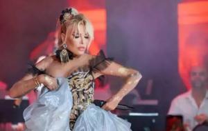 Ajda Pekkan 79 Yaşında, Harbiye Açıkhava'da 45 Şarkı Söyledi: Göz Dolduran Performans