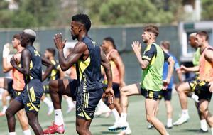Fenerbahçe’de Feyenoord maçı hazırlıkları sürüyor