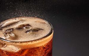 HANGİSİ DAHA AZ ZARARLI? Pancar Şekerli Coca Cola mı, Mısır Şuruplu mu? Aralarındaki Tat Farkı Araştırıldı! Sonuç...