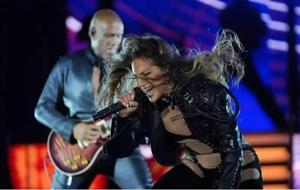 Jennifer Lopez İstanbul'da Fırtına Gibi Esti! Muhteşem Sahne Performansı Büyüledi