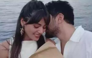 Sıla Türkoğlu'ndan Romantik Paylaşım! Evlilik Teklifi Sonrası Aşk Dolu Yeni Poz