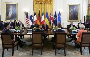 Avrupa kalkanlı Washington ziyareti! Beyaz Saray'da tarihi an: Trump resti çekti