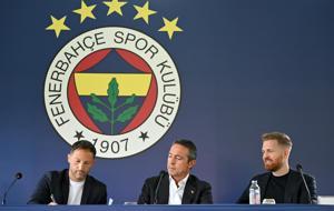 Fenerbahçe'de Domenico Tedesco için imza töreni düzenlendi: Bu ekibin 4'lü oynamak için kurulduğunu düşünüyorum