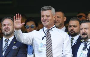 Fenerbahçe'deki düşüşün sebebi için sürpriz iddia! Uçakta prim tartışması...