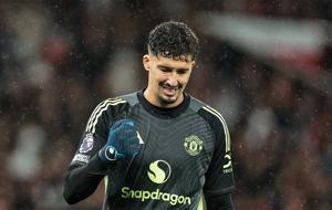 Altay Bayındır, Süper Lig'e dönüyor! Yaz döneminde imzalar atılacak...