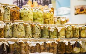 Pet şişede kurulan turşuya dikkat! Uzman yıllar önce uyarmıştı