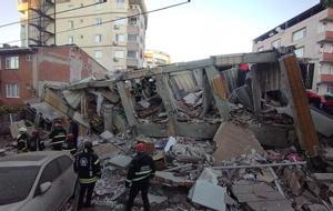 Gebze'de bina çöktü! Anne, baba ve 2 çocuğundan acı haber