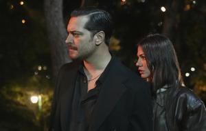 Demet Özdemir’e sette sürpriz doğum günü! Pastayı görünce duygulandı