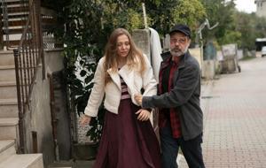 “AFFET BENİ BABA”! ALİ ESKİ KARISINI KAÇIRIYOR