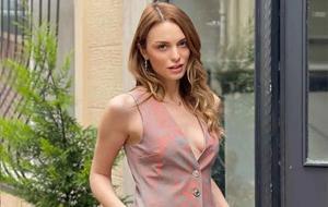 Nilperi Şahinkaya ve sevgilisinden yeni kare