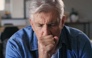 Geçmeyen Öksürük Akciğer Alarmı Olabilir! Grip ve Covid-19, Zatürreye Zemin Hazırlıyor! Zatürre Riskine Karşı 4 Önemli Belirtiye Dikkat