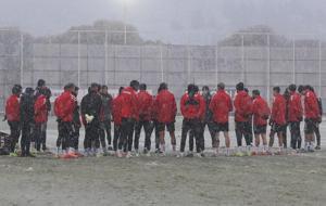 Sivasspor, kar altında çalıştı