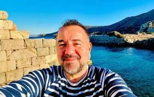 Ata Demirer Yıllar Sonra Açıkladı: “Kazandığım İlk Parayla Aşık Olduğum Yeri Aldım”