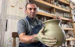 Plastik karşısında direnen meslek: Van'ın son çömlek ustası