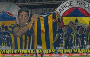 Kadıköy'de görsel şov! İşte Fenerbahçe taraftarlarının kareografisi