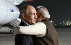 Putin Hindistan'da! Modi'den samimi karşılama... Masadaki kritik başlık: ABD'nin Yeni Delhi'ye baskı yaptığı 'petrol'