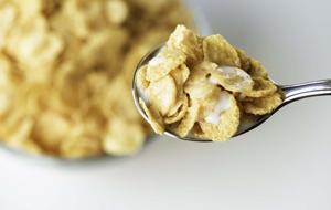 ŞEKER BOMBASI MI, VİTAMİN Mİ? Uzmanlar İkiye Bölündü! Kahvaltılık Gevrekler Ne Kadar Sağlıklı?