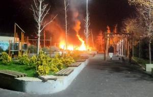 Beylikdüzü'nde çocuk parkı alev alev yandı