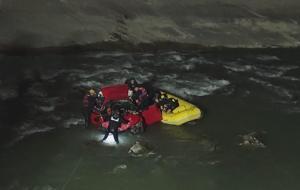 Zap suyunda can pazarı! Sürücü yaralı olarak kurtarıldı