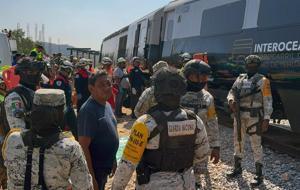 Meksika'da yolcu treni raydan çıktı: 13 ölü, 100'e yakın yaralı var!