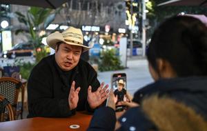 'ÇİNLİ TRUMP': Bir Fenomenin 'Krizle' Başlayan Sıra Dışı Yükseliş Hikayesi: Şimdi Pasifik’in İki Yakasında Kahkaha Topluyor...