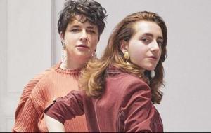 Doğal güzelliğiyle dikkat çekti! Esra Dermancıoğlu’nun kızı Refia sanal medyada gündem oldu