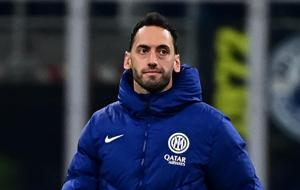 Hakan Çalhanoğlu’nun 2,5 milyon TL’lik davasında karar çıktı! Mahkemeden dikkat çeken sonuç