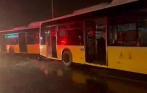 İstanbul'da korkutan kaza: 3 İETT otobüsü seyir halindeyken çarpıştı