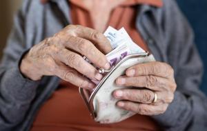 EVDE BAKIM 18.716 TL, ENGELLİ AYLIĞI 7.655 TL… Sosyal destek ödemeleri arttı