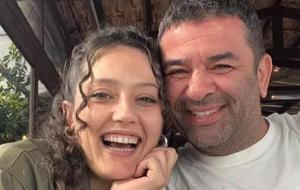 Bülent Şakrak’tan Sevgilisine Romantik Mesaj: “Roman Olur Yazsam Seni”