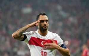 Milli yıldız Hakan Çalhanoğlu transfer cevabını verdi! Galatasaray'a ne dedi?