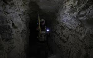 Sivillerin evlerini karargaha çevirmişler! Terör örgütü YPG'nin tünel ağı ortaya çıktı