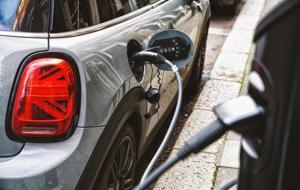 Elektrikli araçlarda hangi parça neden gitti? MENZİL Mİ GÜVENLİK Mİ?