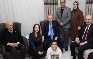 Cumhurbaşkanı Erdoğan ve MHP Lideri Bahçeli'den depremzede aileye sürpriz ziyaret